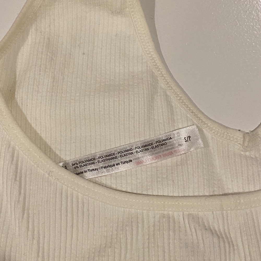 Urban Outfitters Seamless Jackie Halter Top 🤍 - Picture 3 of 3